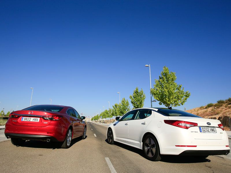 Comparativa: Kia Optima Hybrid vs Mazda 6 2.2 Skyactiv-D