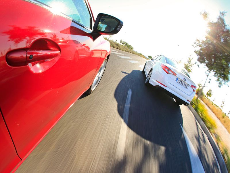 Comparativa: Kia Optima Hybrid vs Mazda 6 2.2 Skyactiv-D
