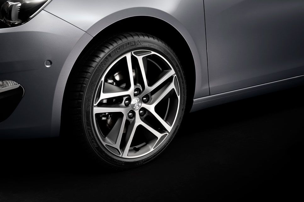 Peugeot 308 II, ya a la venta