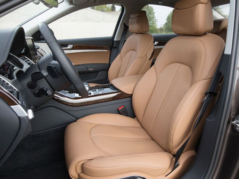 Audi A8, contacto