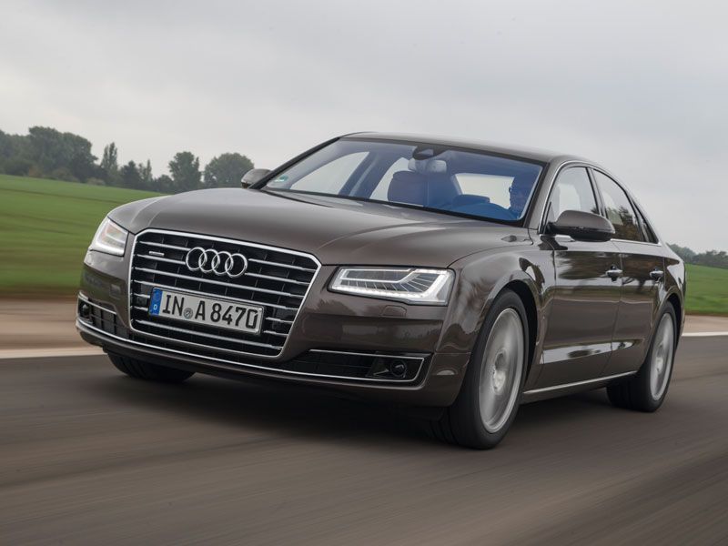 Audi A8, contacto