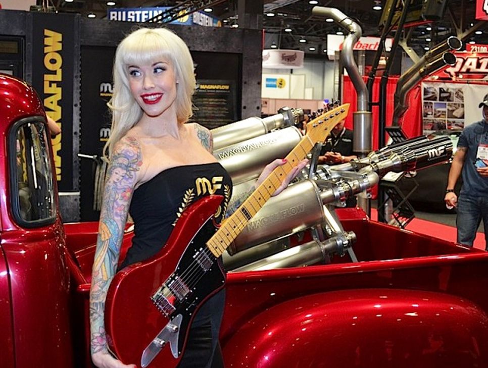 Las chicas del Salón SEMA 2013