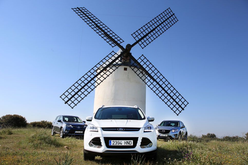 Comparativa: Ford Kuga 2.0 TDCI vs Mazda CX-5 2.2D y Toyota RAV4 120D
