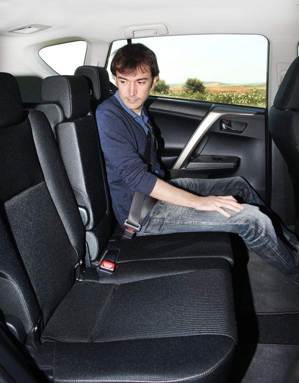 Comparativa: Ford Kuga 2.0 TDCI vs Mazda CX-5 2.2D y Toyota RAV4 120D