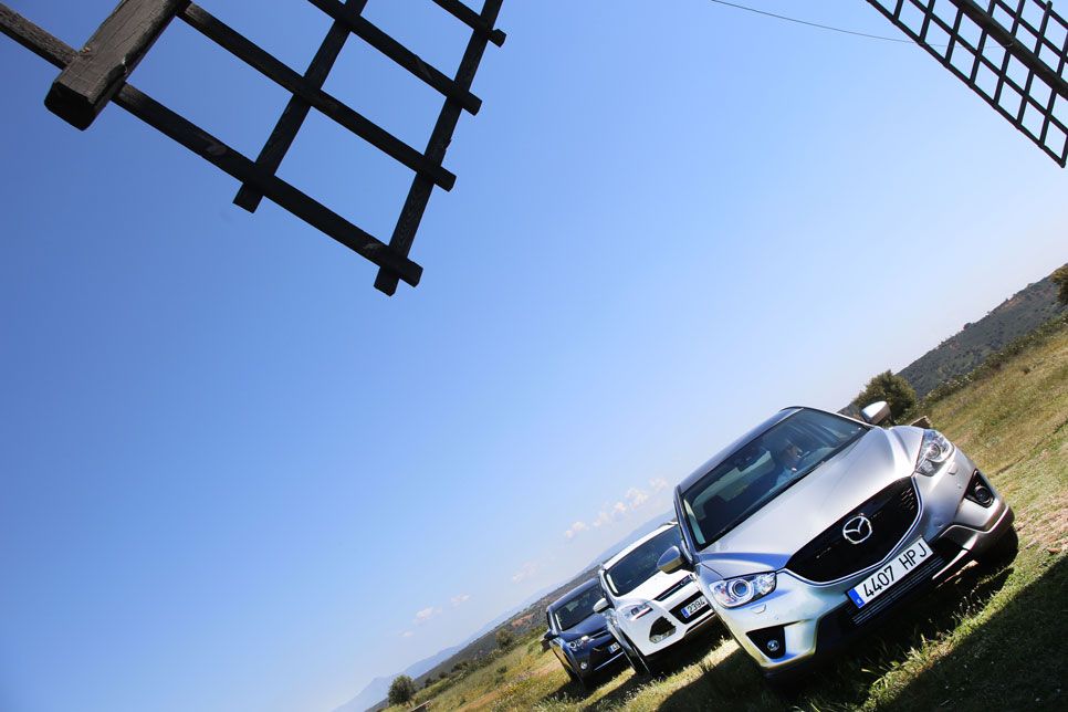 Comparativa: Ford Kuga 2.0 TDCI vs Mazda CX-5 2.2D y Toyota RAV4 120D