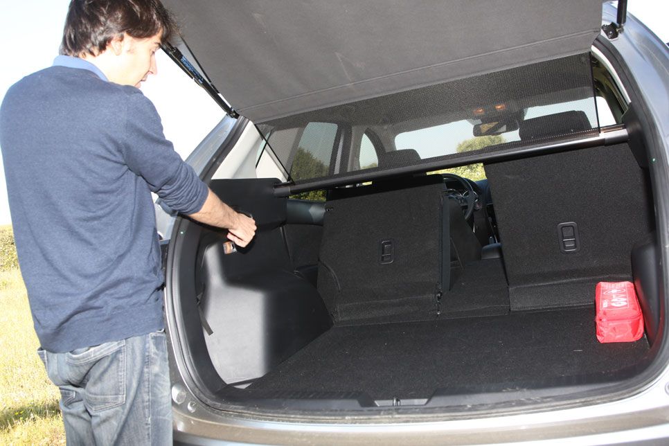 Comparativa: Ford Kuga 2.0 TDCI vs Mazda CX-5 2.2D y Toyota RAV4 120D