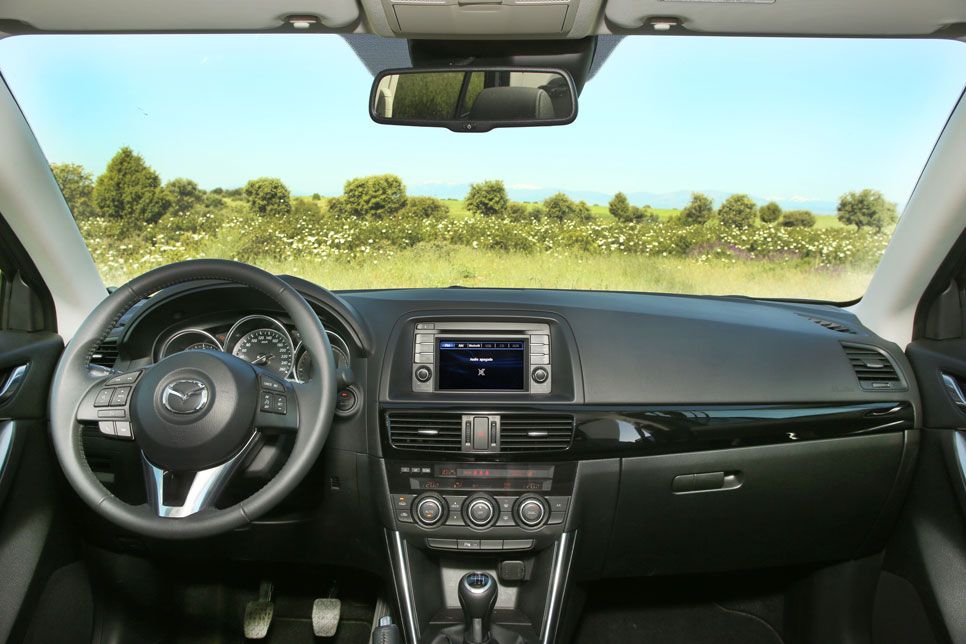 Comparativa: Ford Kuga 2.0 TDCI vs Mazda CX-5 2.2D y Toyota RAV4 120D