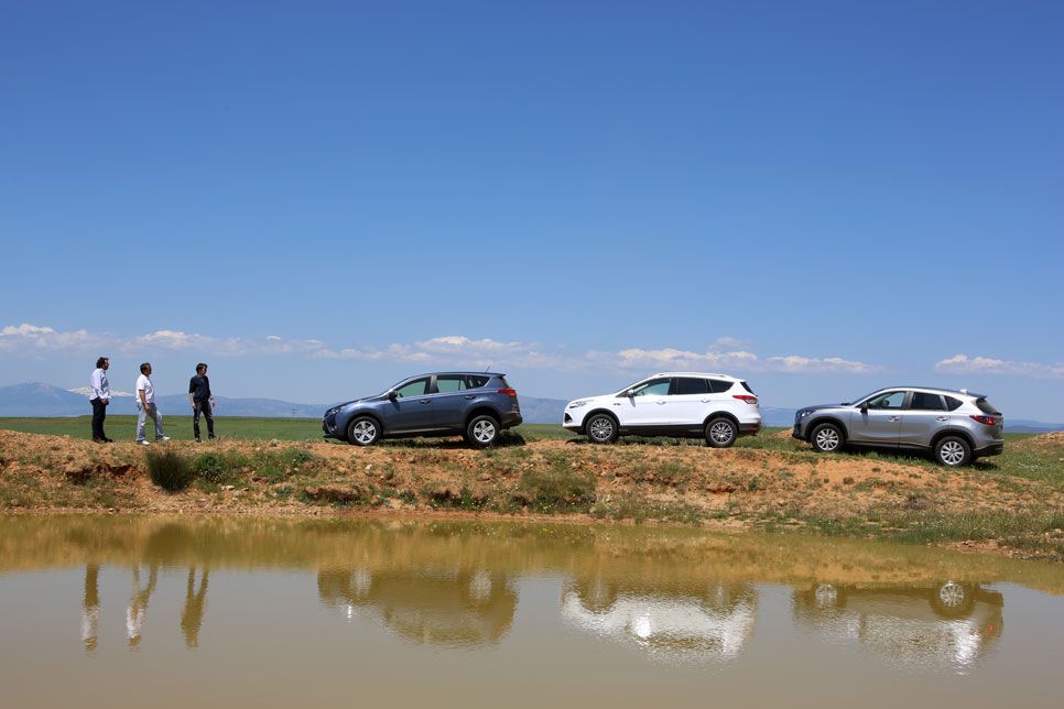 Comparativa: Ford Kuga 2.0 TDCI vs Mazda CX-5 2.2D y Toyota RAV4 120D