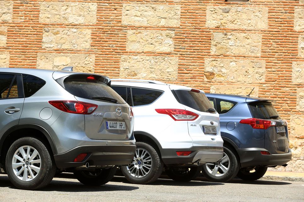 Comparativa: Ford Kuga 2.0 TDCI vs Mazda CX-5 2.2D y Toyota RAV4 120D