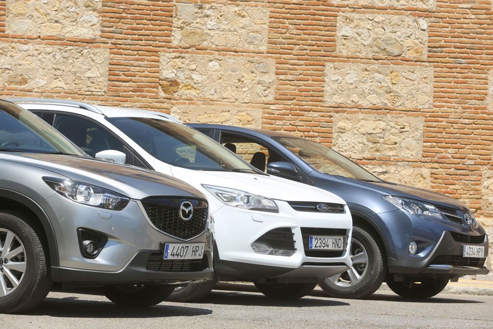 Comparativa: Ford Kuga 2.0 TDCI vs Mazda CX-5 2.2D y Toyota RAV4 120D