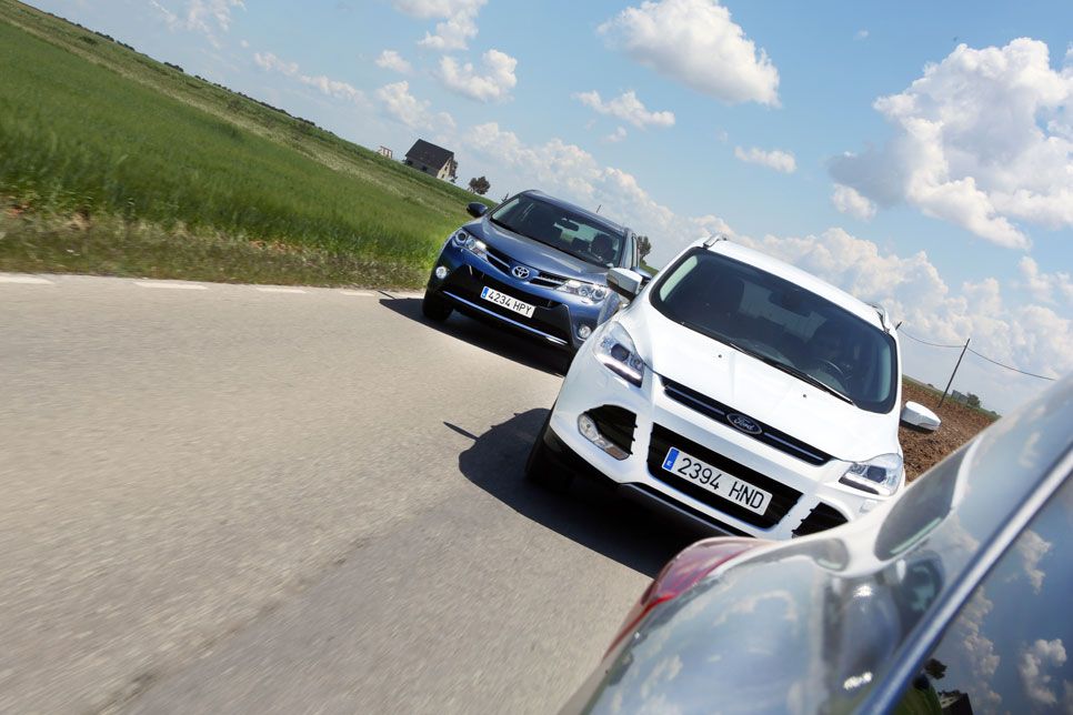 Comparativa: Ford Kuga 2.0 TDCI vs Mazda CX-5 2.2D y Toyota RAV4 120D