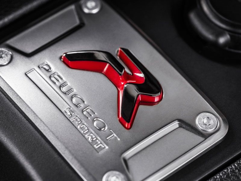 Peugeot RCZ R, toma de contacto