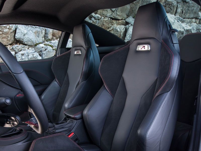 Peugeot RCZ R, toma de contacto