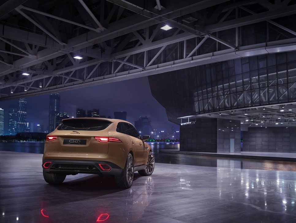 Jaguar C-X17, un SUV de lujo muy artesanal