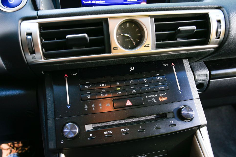 Lexus IS 300h