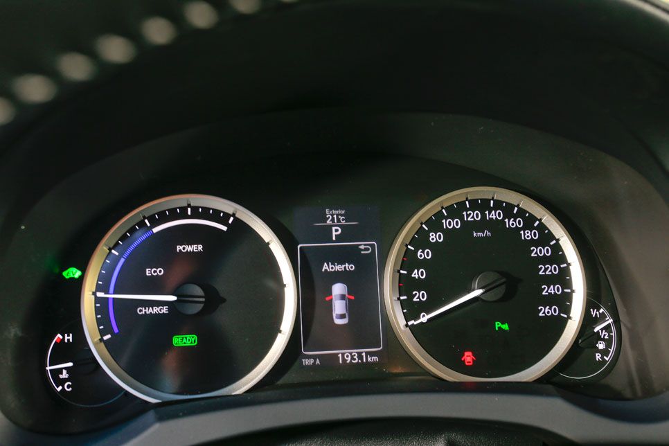 Lexus IS 300h
