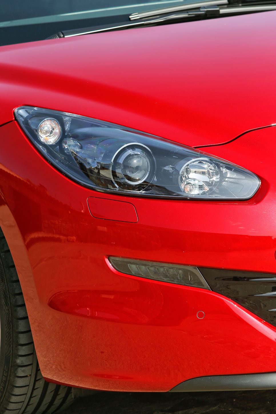 Comparativa: Peugeot RCZ 1.6 THP vs VW Beetle 1.4 TSI