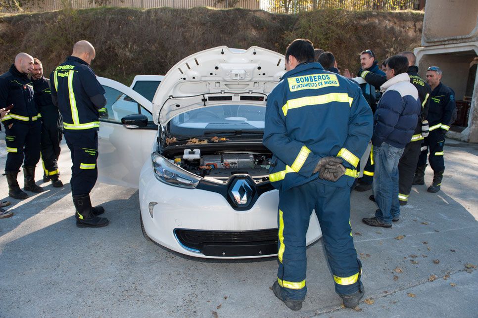 Renault y sus técnicas de rescate en un eléctrico