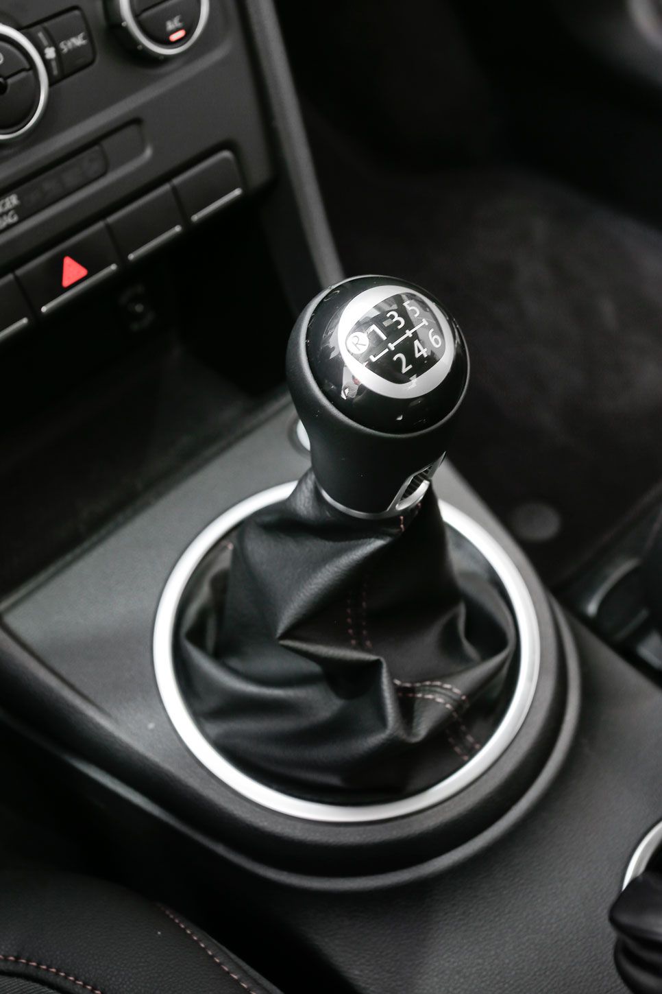 Comparativa: Peugeot RCZ 1.6 THP vs VW Beetle 1.4 TSI