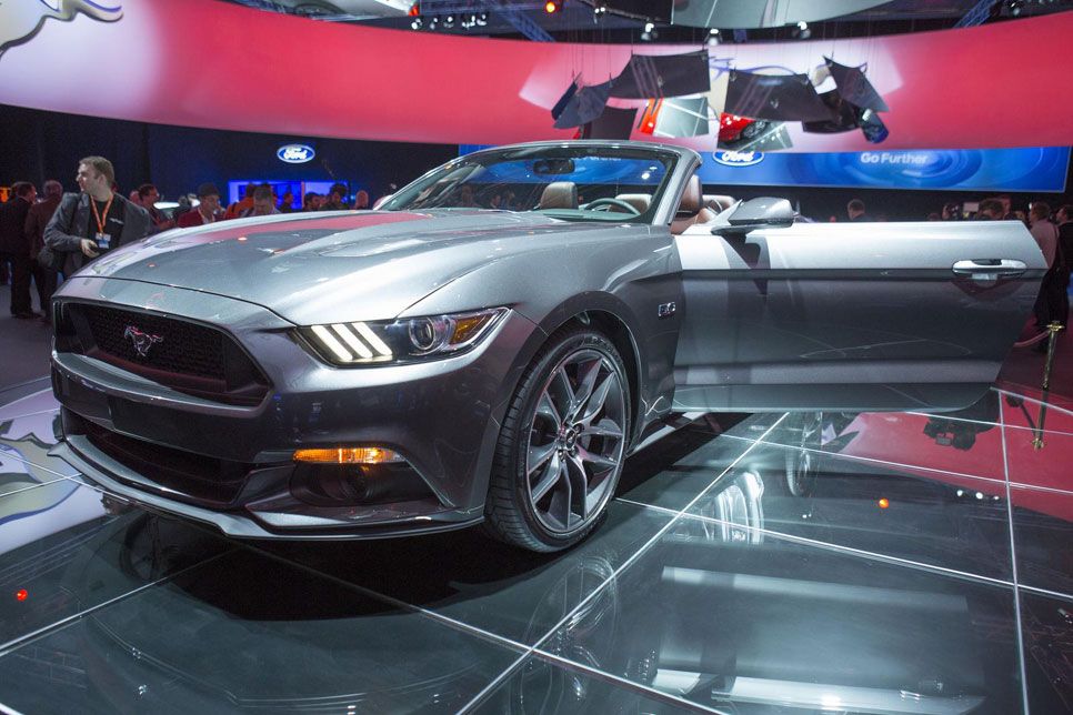 Ford Mustang Convertible 2014