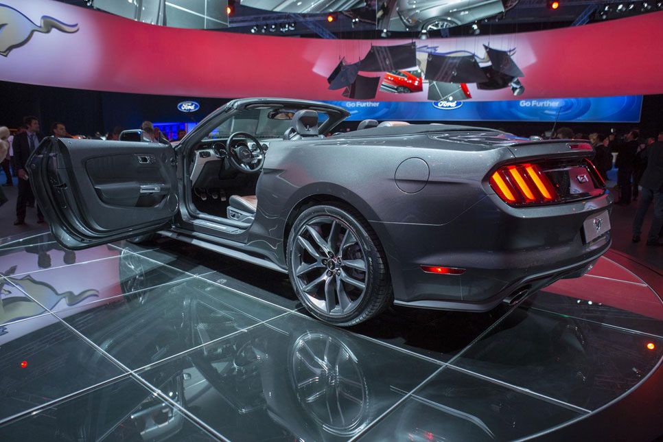 Ford Mustang Convertible 2014