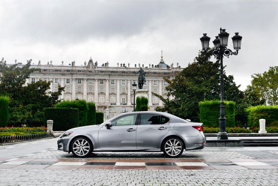 Lexus GS 300h, contacto