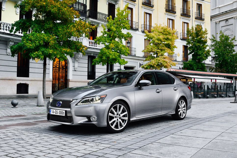 Lexus GS 300h, contacto