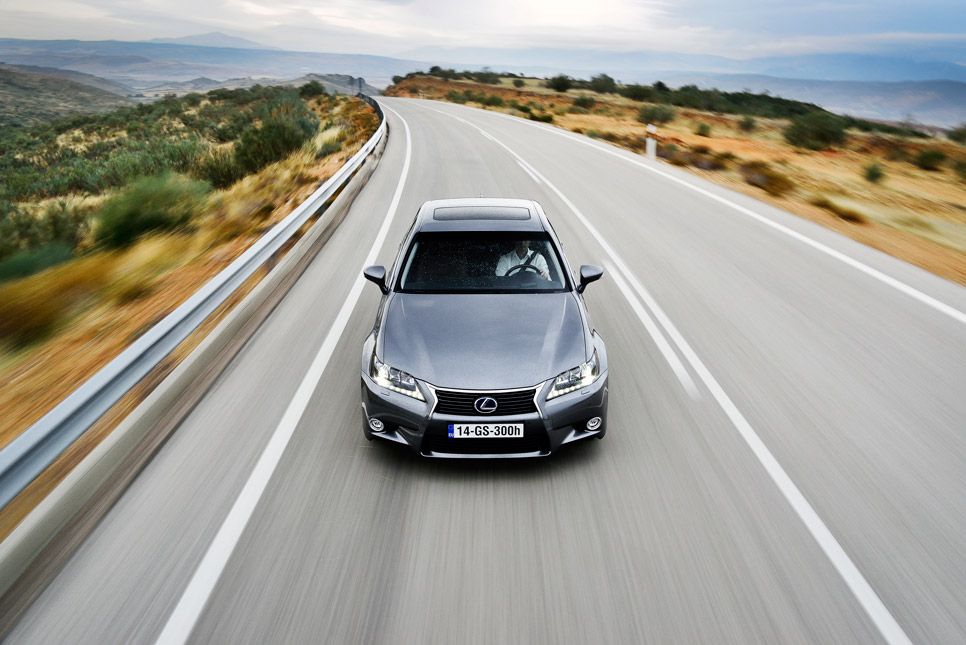 Lexus GS 300h, contacto