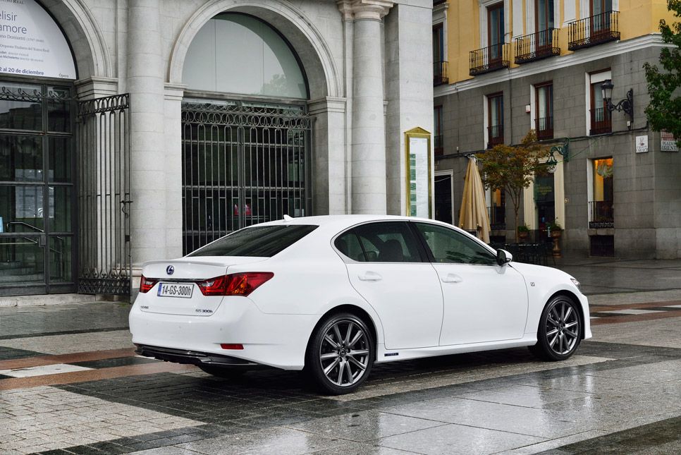 Lexus GS 300h, contacto