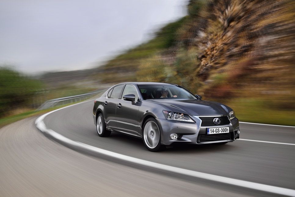 Lexus GS 300h, contacto