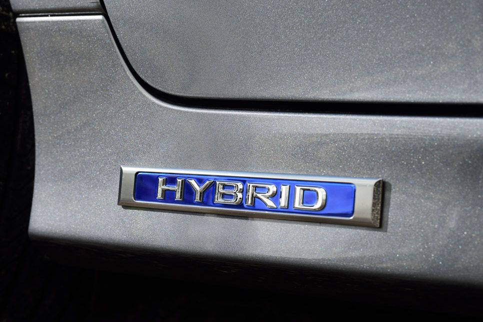 Lexus GS 300h, contacto