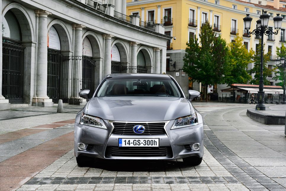 Lexus GS 300h, contacto