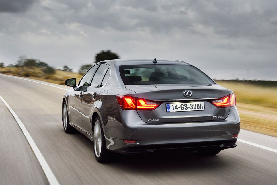 Lexus GS 300h, contacto