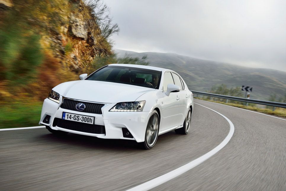 Lexus GS 300h, contacto