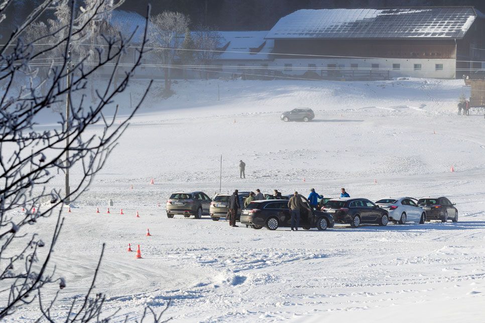 Al volante de los Opel tracción total sobre hielo