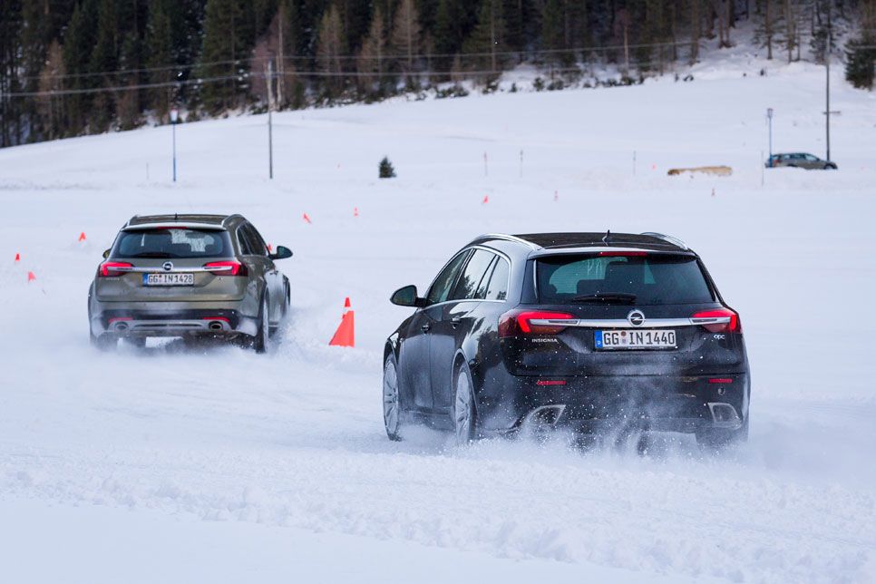 Al volante de los Opel tracción total sobre hielo