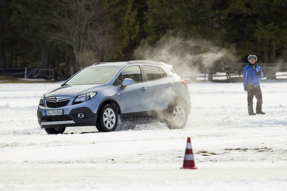 Al volante de los Opel tracción total sobre hielo