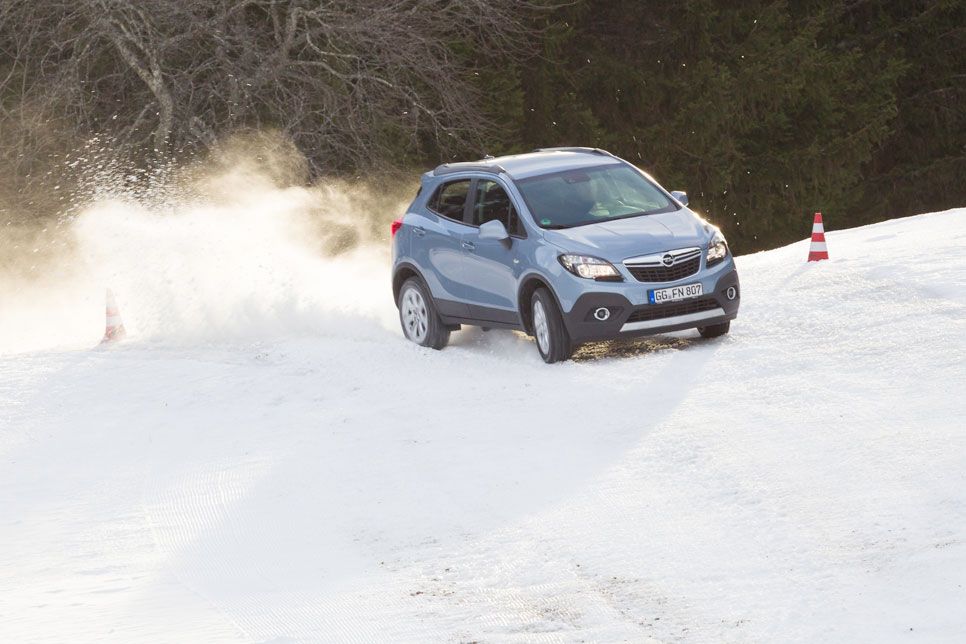 Al volante de los Opel tracción total sobre hielo
