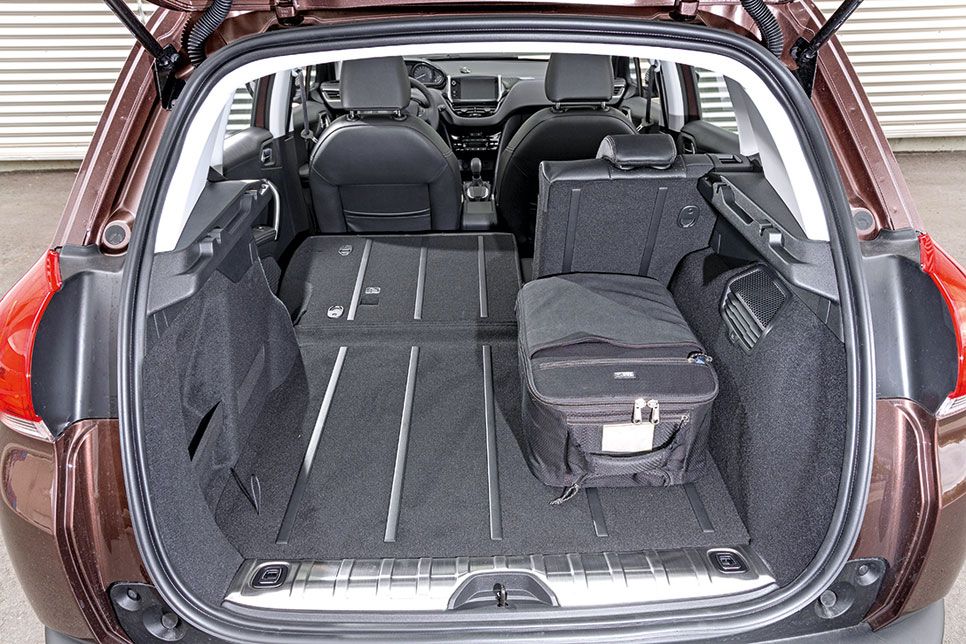 Peugeot 2008 1.6 e-HDI y Renault Captur 1.5 dCi, aventuras urbanas