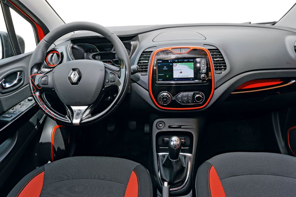 Peugeot 2008 1.6 e-HDI y Renault Captur 1.5 dCi, aventuras urbanas