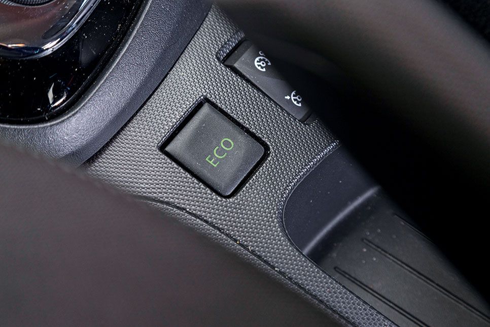 Peugeot 2008 1.6 e-HDI y Renault Captur 1.5 dCi, aventuras urbanas