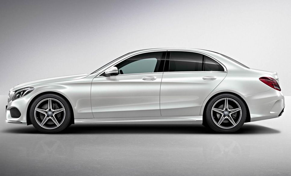 Nuevo Mercedes Clase C AMG Line, traje deportivo