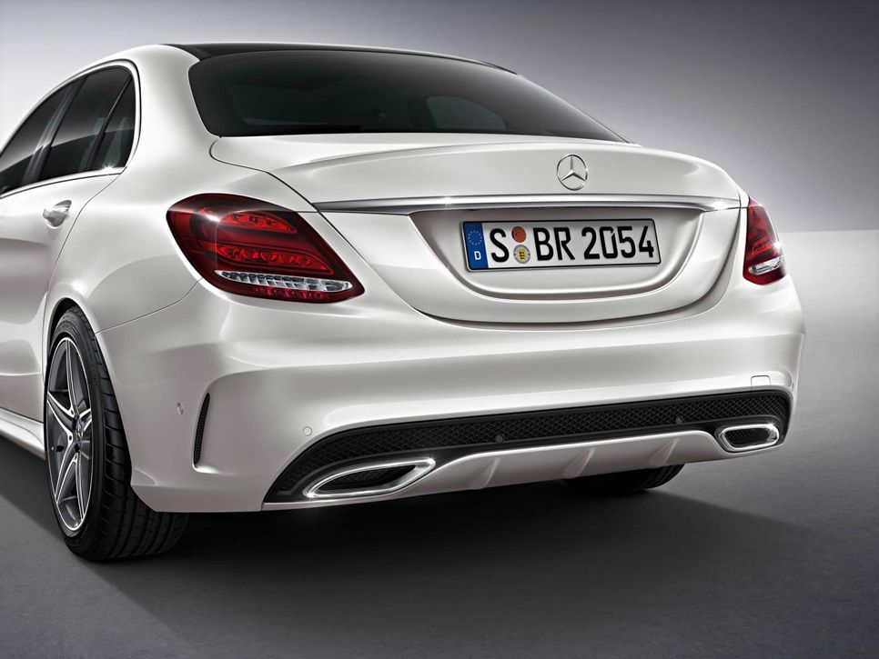 Nuevo Mercedes Clase C AMG Line, traje deportivo