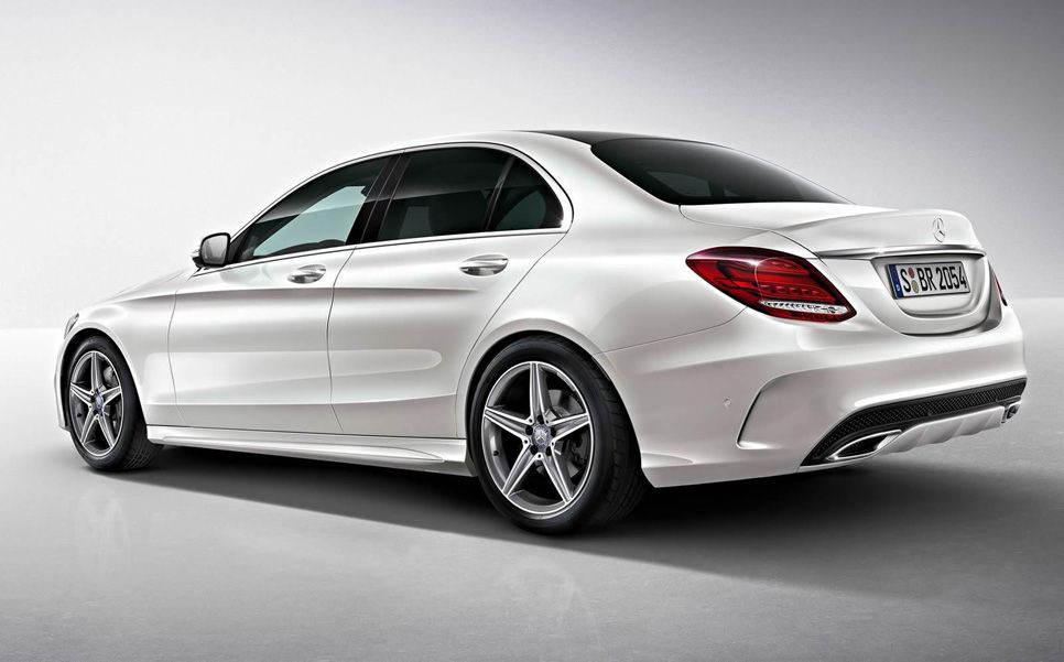 Nuevo Mercedes Clase C AMG Line, traje deportivo