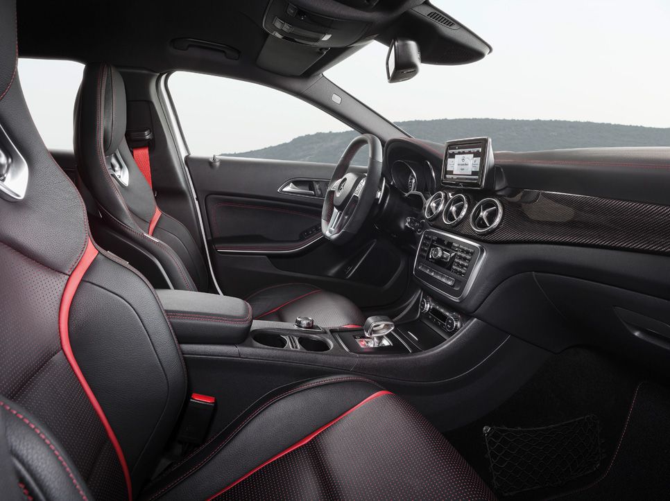 Mercedes GLA 45 AMG, SUV a 360 CV