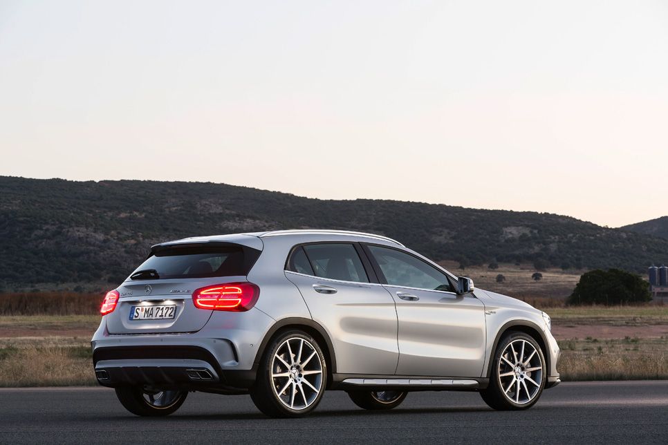 Mercedes GLA 45 AMG, SUV a 360 CV
