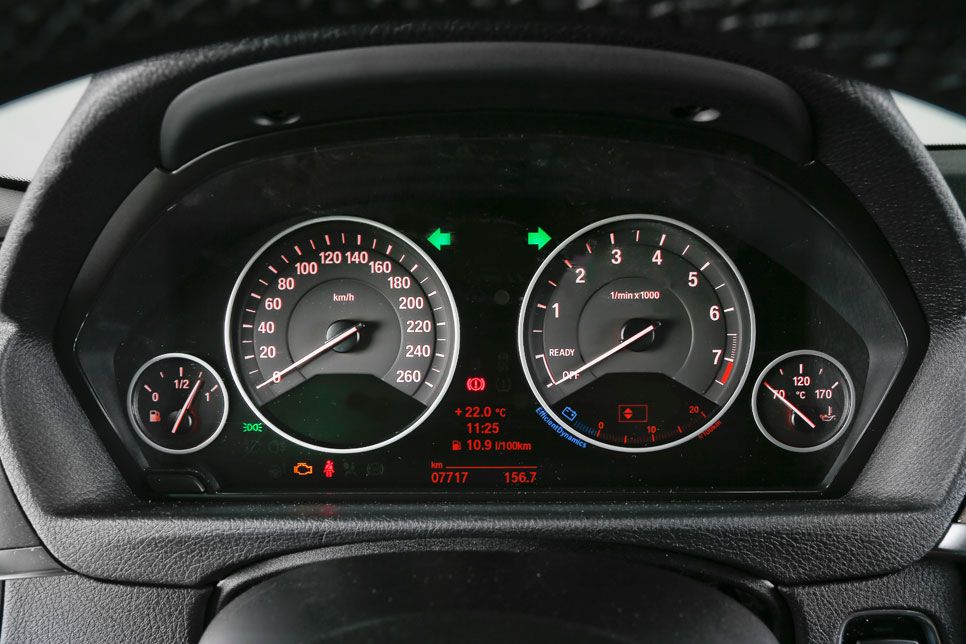 BMW 328 vs. Mercedes CLA