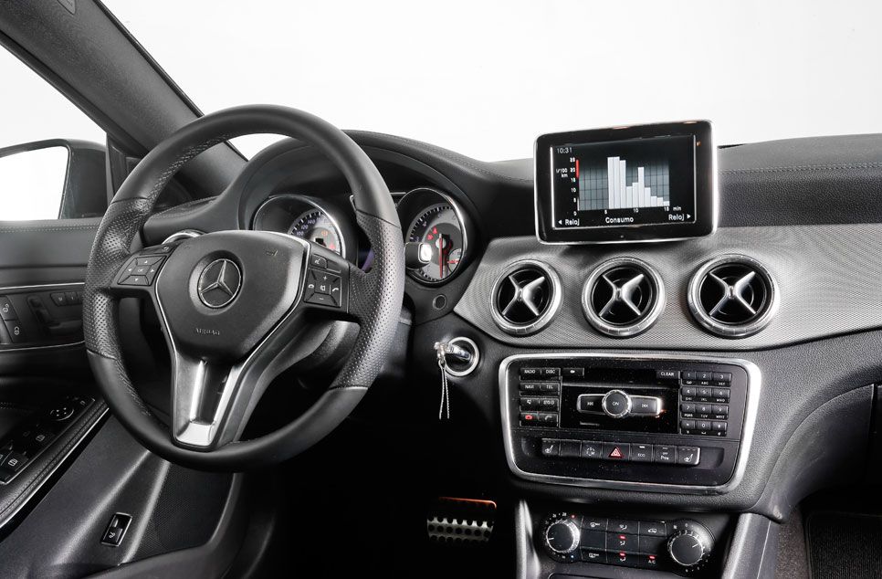 BMW 328 vs. Mercedes CLA