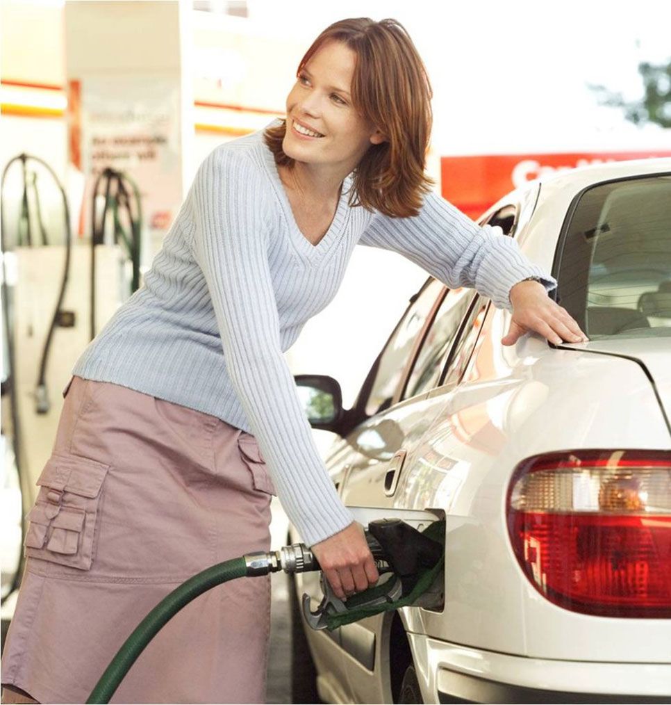 10 vicios al volante que dañan tu coche