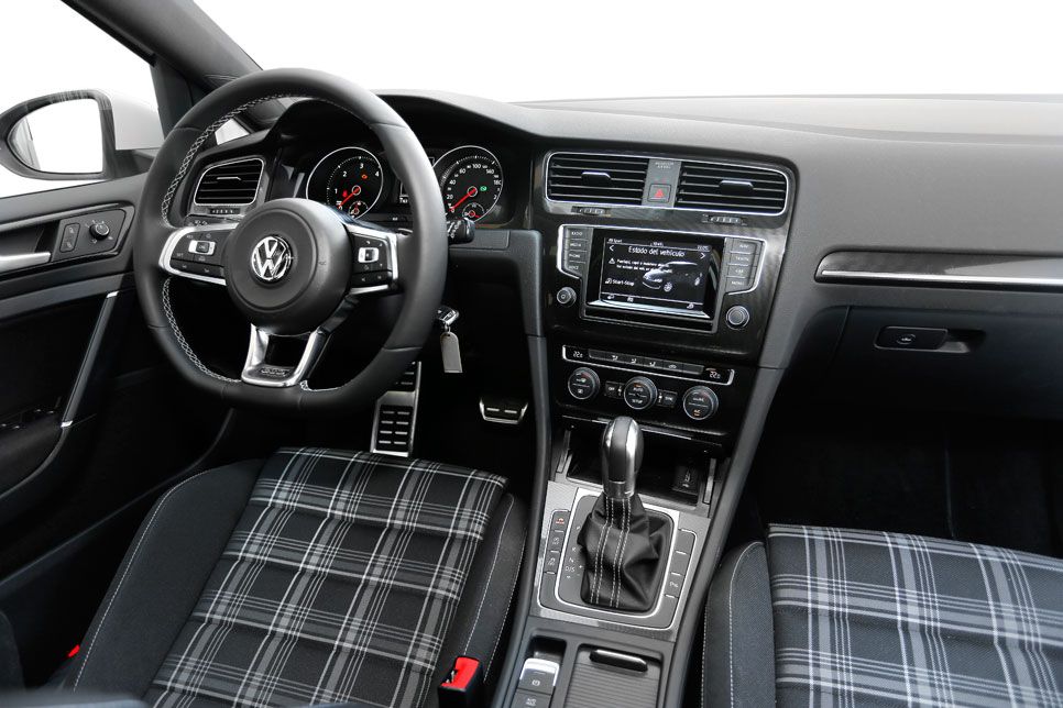 Comparativa: BMW 120d vs Volkswagen Golf GTD